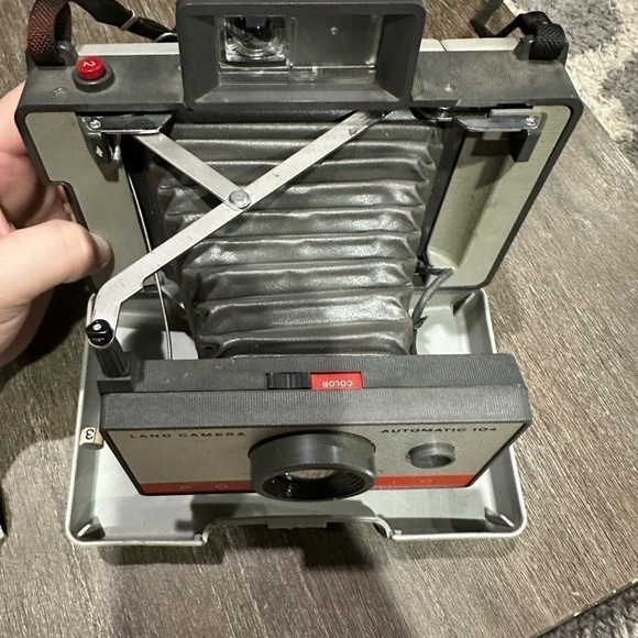 Vintage Polaroid automatic 104 Land camera - Picture 6 of 9